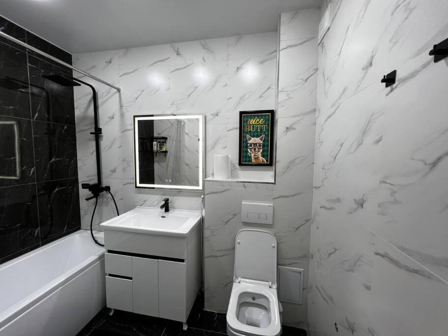 Entire Apartment In Central Nukus Exterior foto